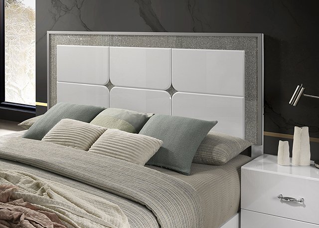 Stoholm 4 Pc Queen Bedroom Set - Image 3