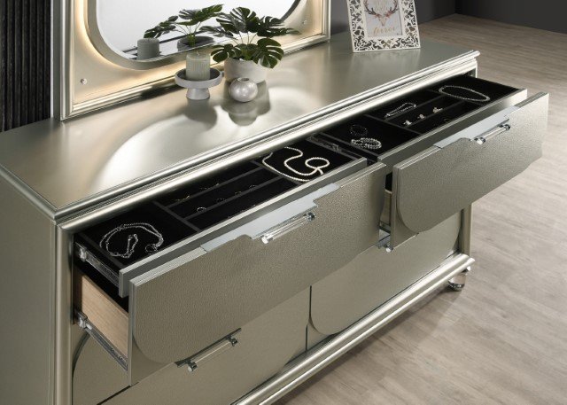 Sheridan Dresser - Image 3