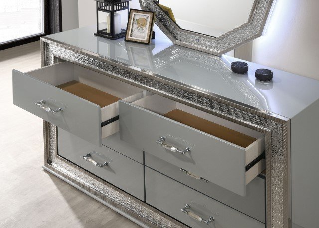 Cassiopeia Dresser - Image 4