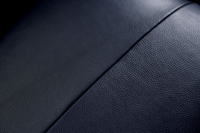 Mezzanotte Loveseat - Image 4