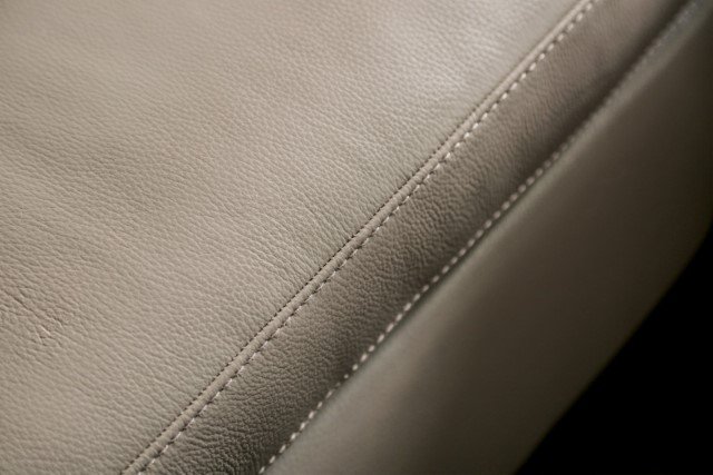 Balderico Power Loveseat - Image 5