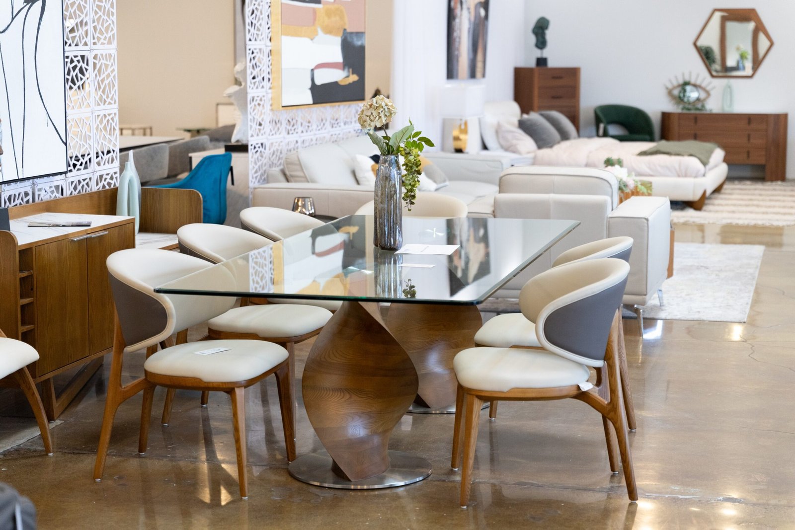 Modrest Cleveland - Contemporary Glass and Walnut Dining Table - Image 4