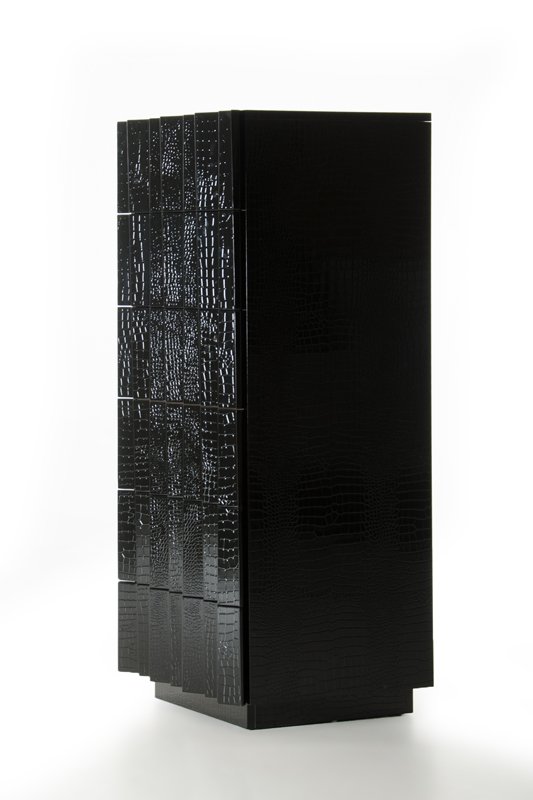 A&X Emphasis Black Crocodile Chest - Image 4