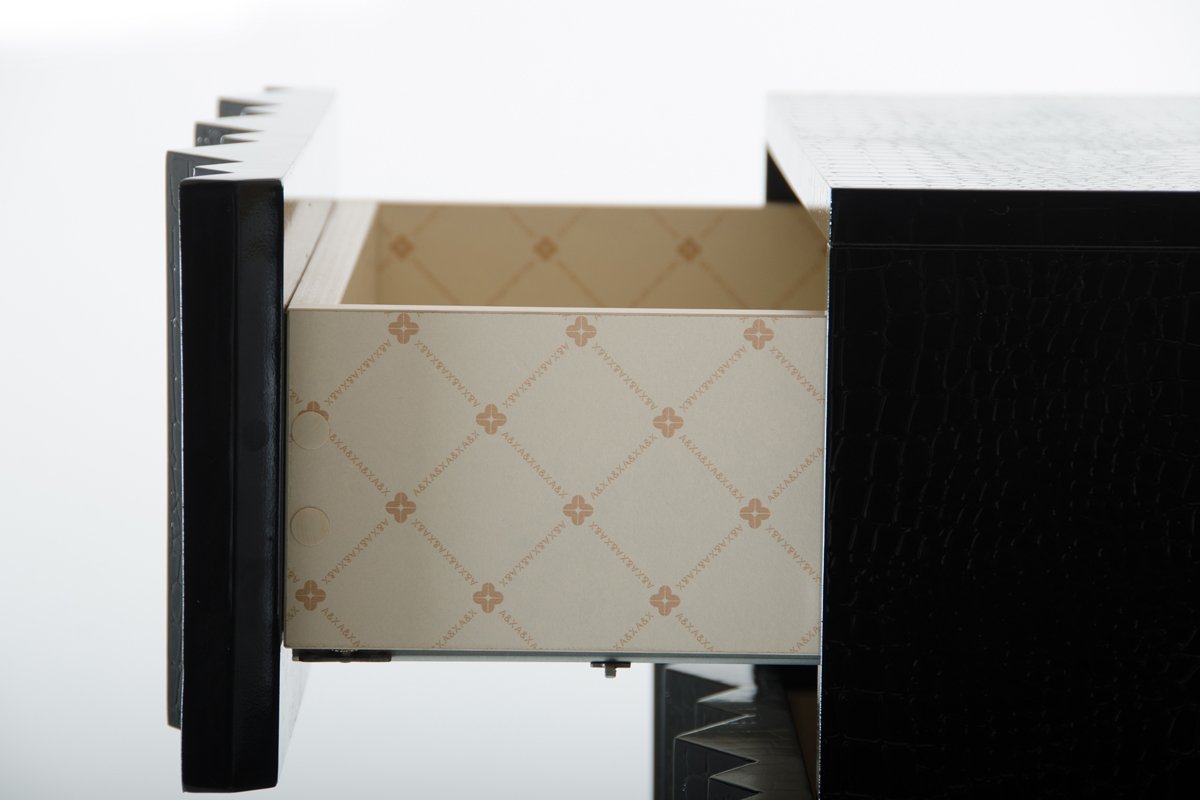 A&X Emphasis Black Crocodile Chest - Image 5