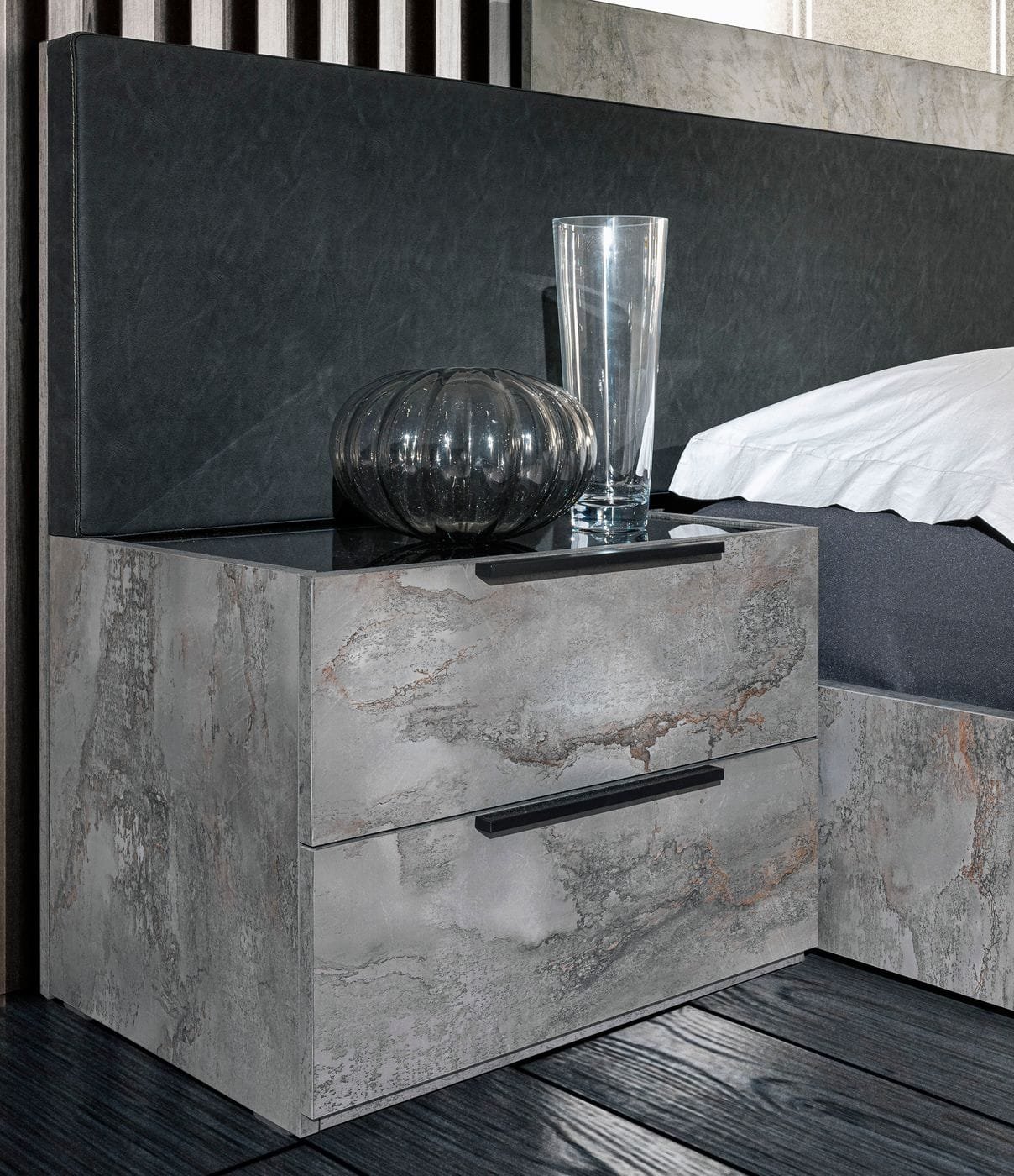 Nova Domus Ferrara - Modern Volcano Oxide Grey 4-Piece Bedroom Set - Image 4
