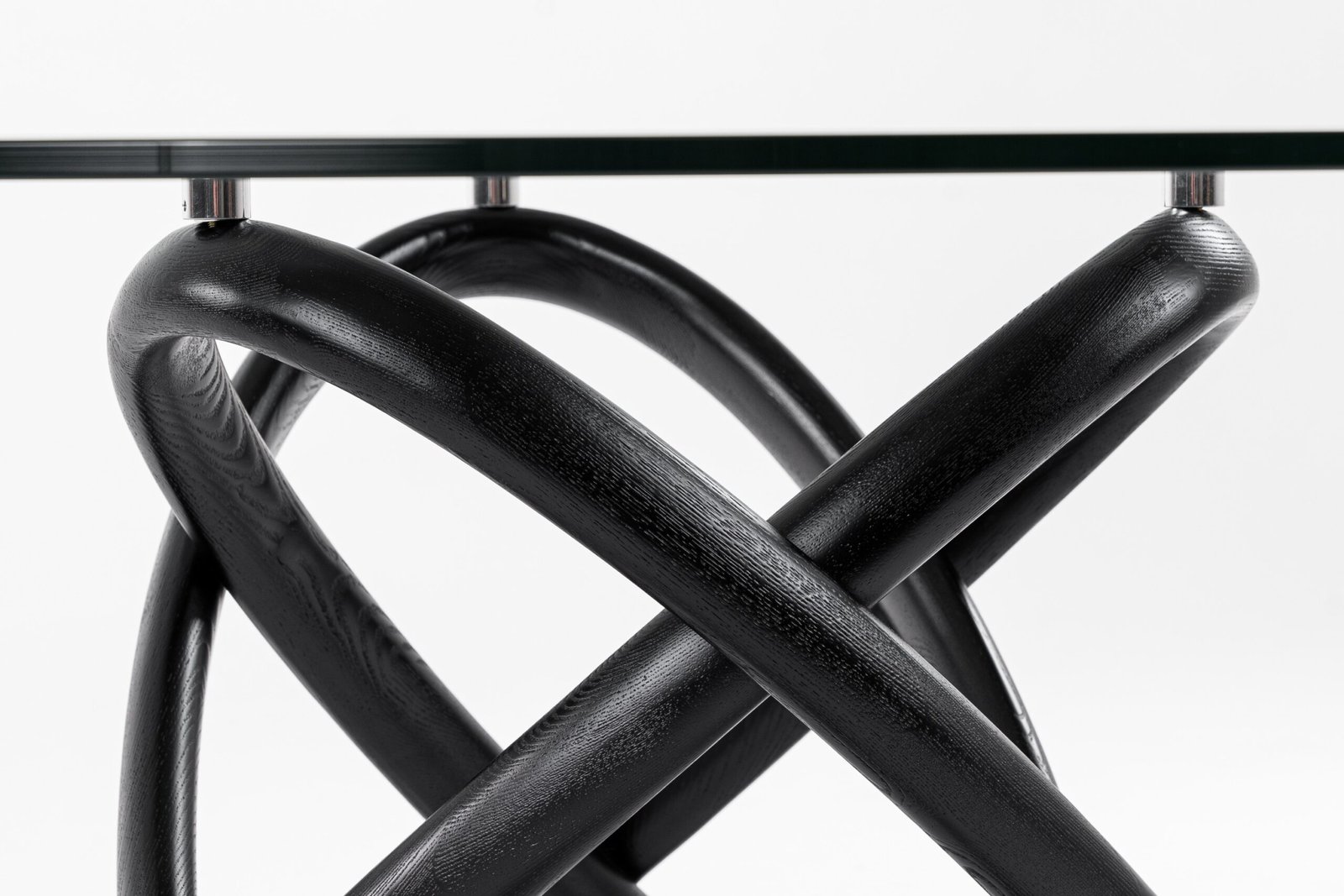 Modrest Mason Round Glass & Black Ash Dining Table - Image 3