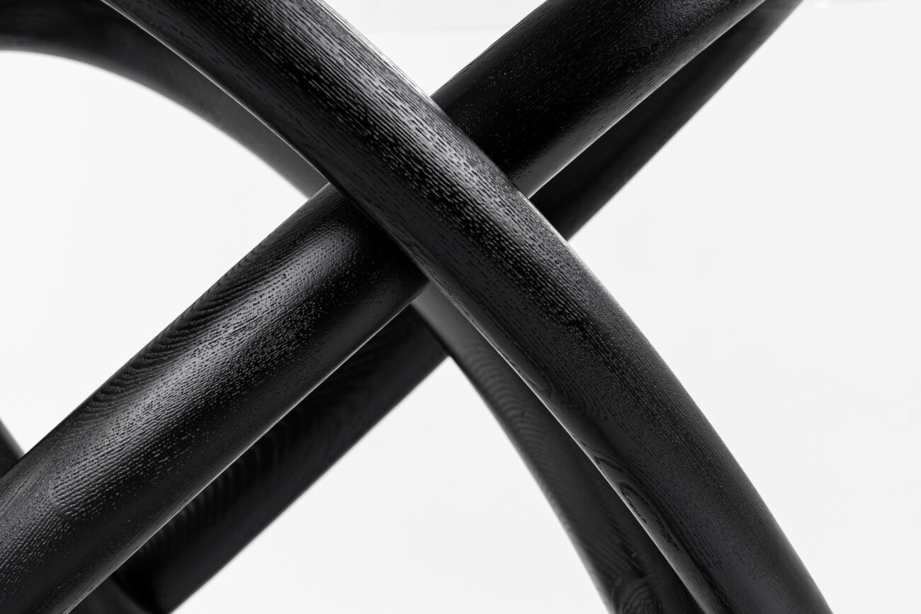Modrest Mason Round Glass & Black Ash Dining Table - Image 4