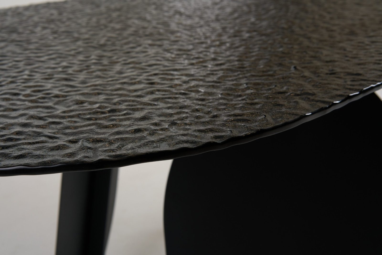 Modrest Maxine - Modern Hammered Grey Glass Rectangular Dining Table - Image 5
