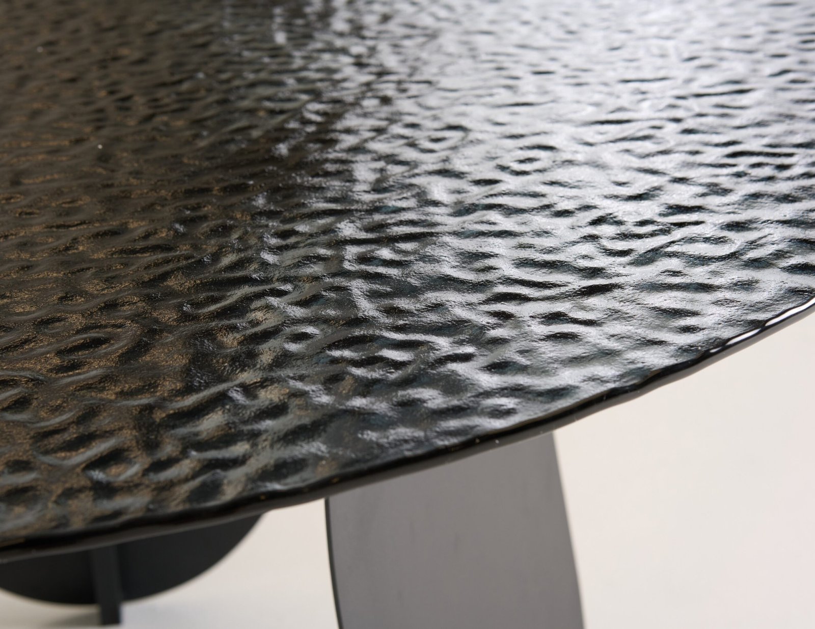Modrest Maxine - Modern Hammered Grey Glass Round Dining Table - Image 3