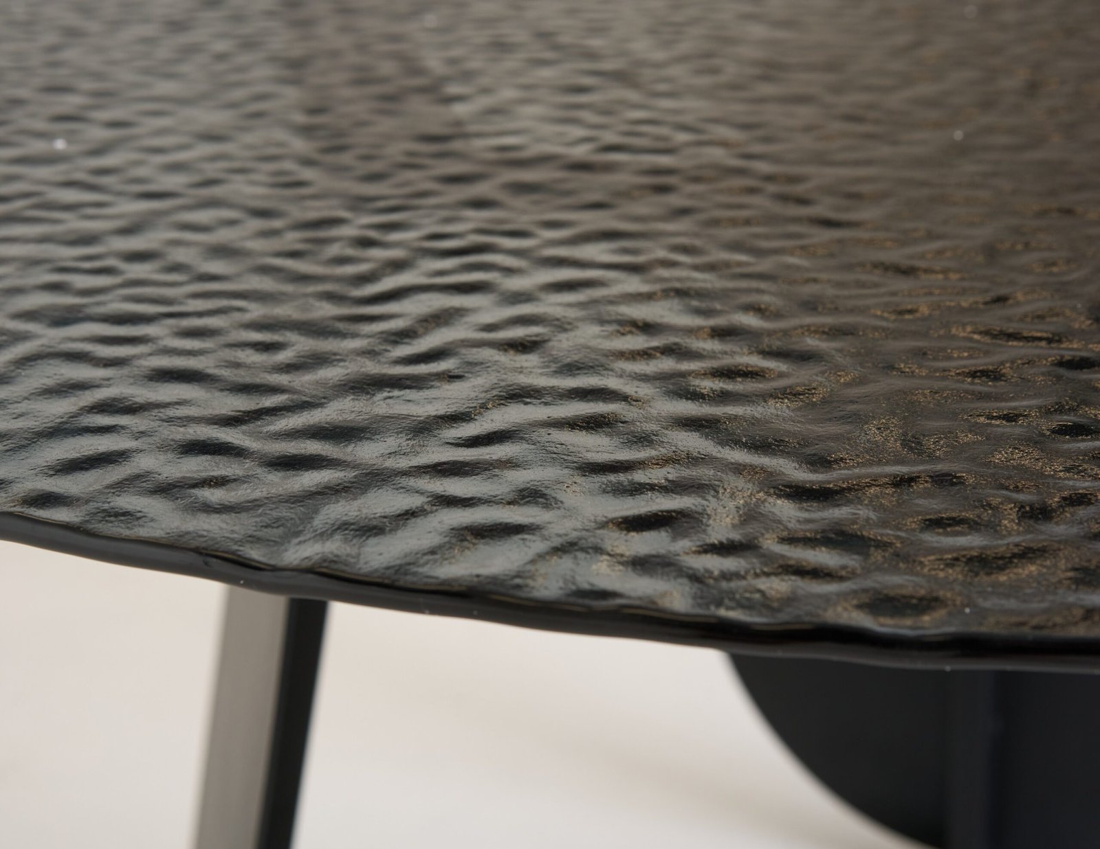 Modrest Maxine - Modern Hammered Grey Glass Round Dining Table - Image 4