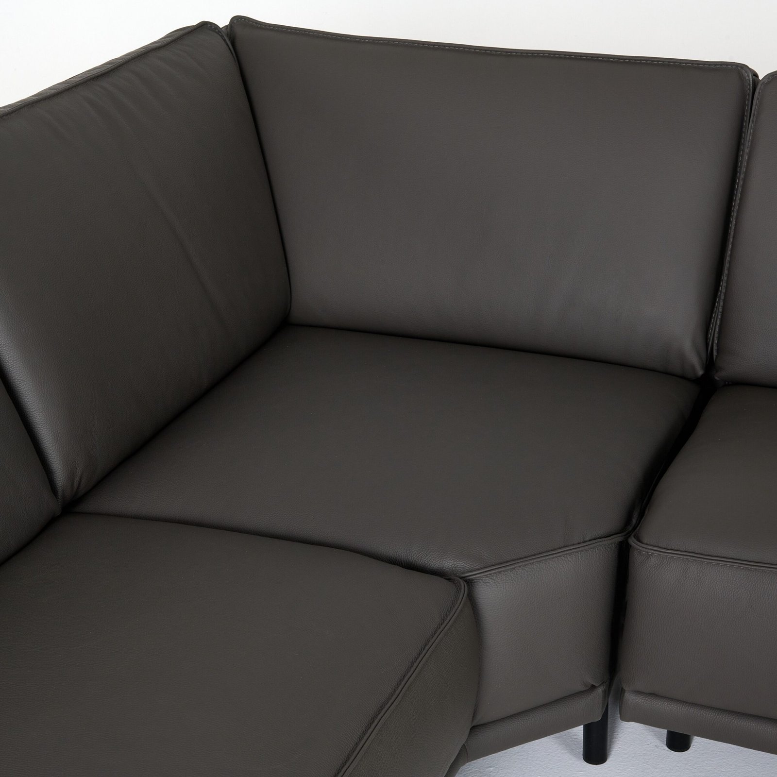 Lamod Italia Soho - Italian Left Facing Grey Nirvana Fume Leather Sectional Sofa - Image 5