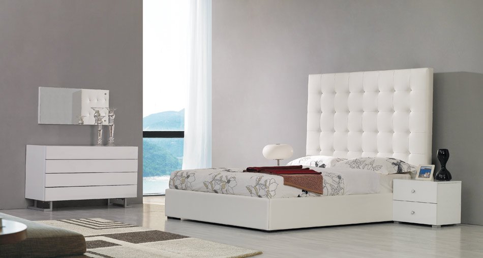 Modrest Lyrica - White Leatherette With Crystals Bed