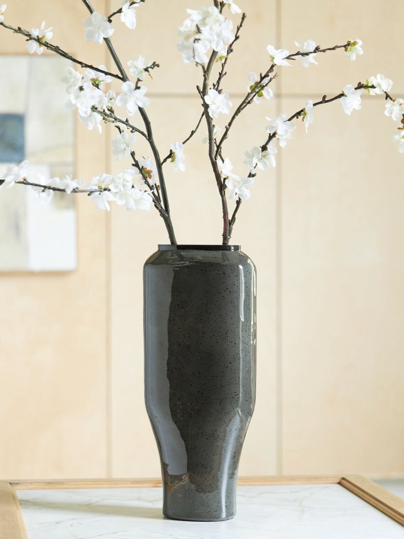 Kierlain Vase - Image 3