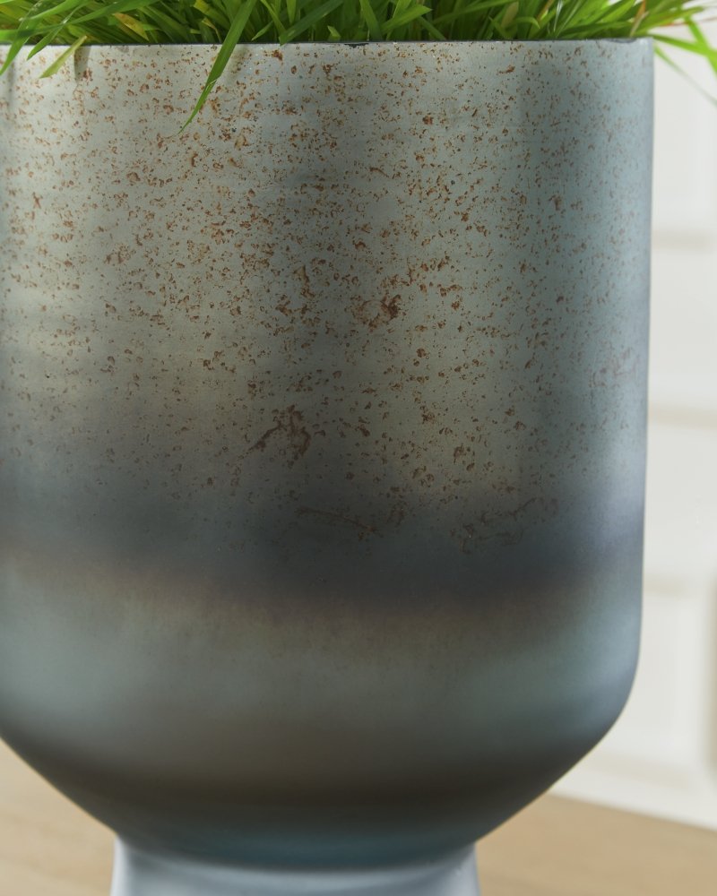 Pennmore Vase - Image 5