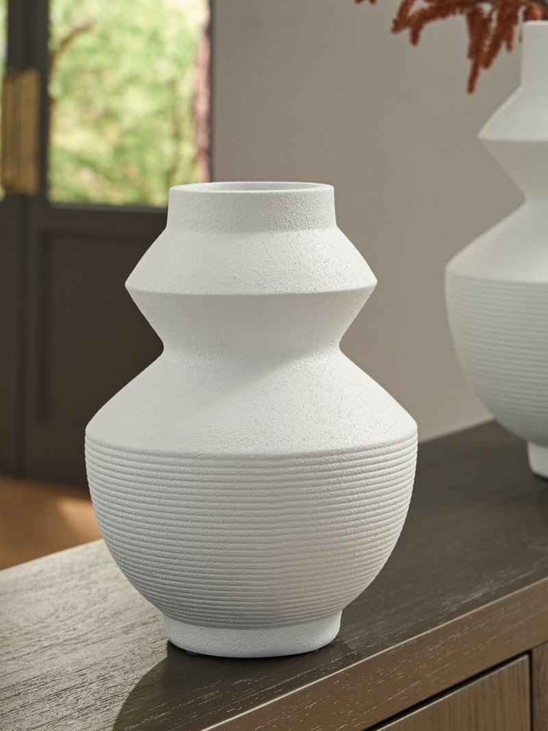 Naveen Vase - Image 3