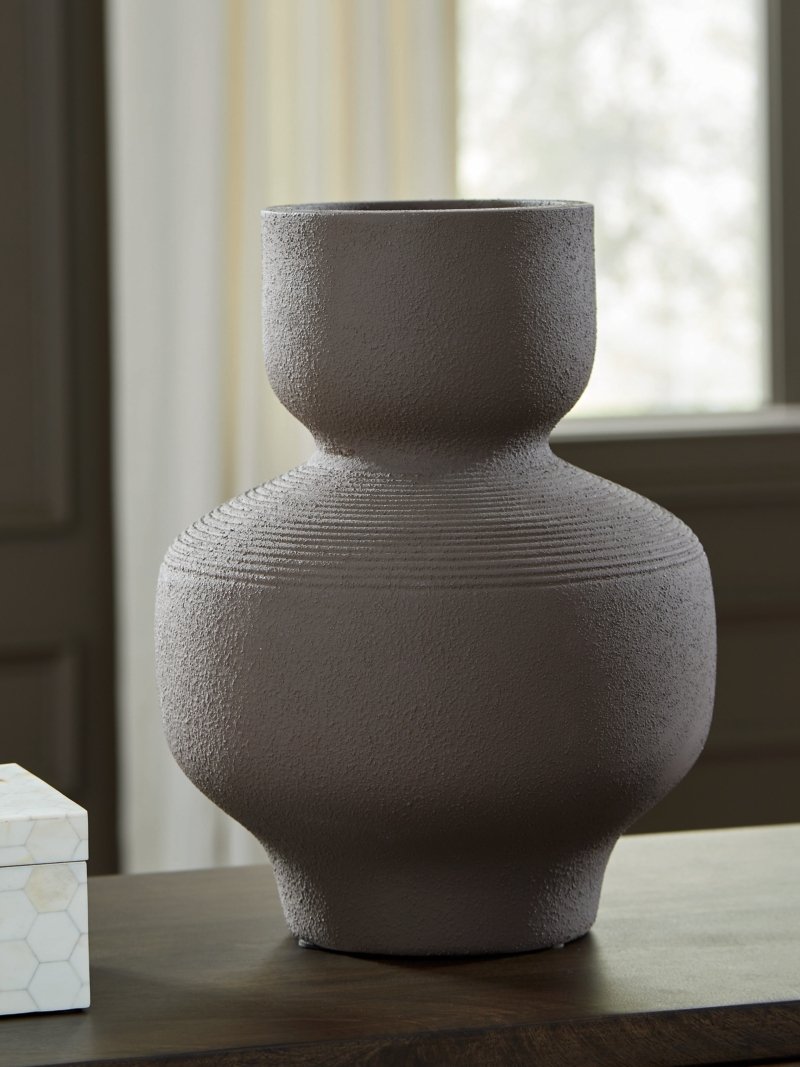 Dalsen Vase - Image 3