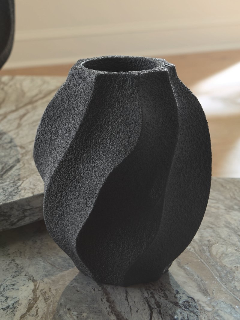 Judworth Vase - Image 3