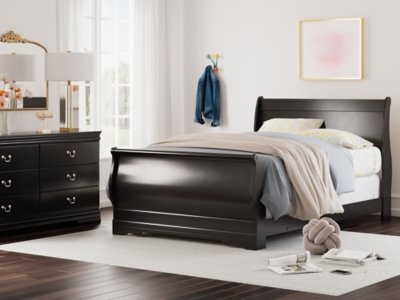 Huey Vineyard Full Sleigh Bed and Dresser - Image 6