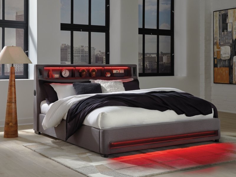 Wronske King Upholstered Bed - Image 10