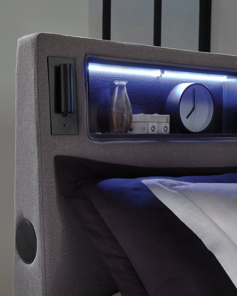 Wronske King Upholstered Bed - Image 15