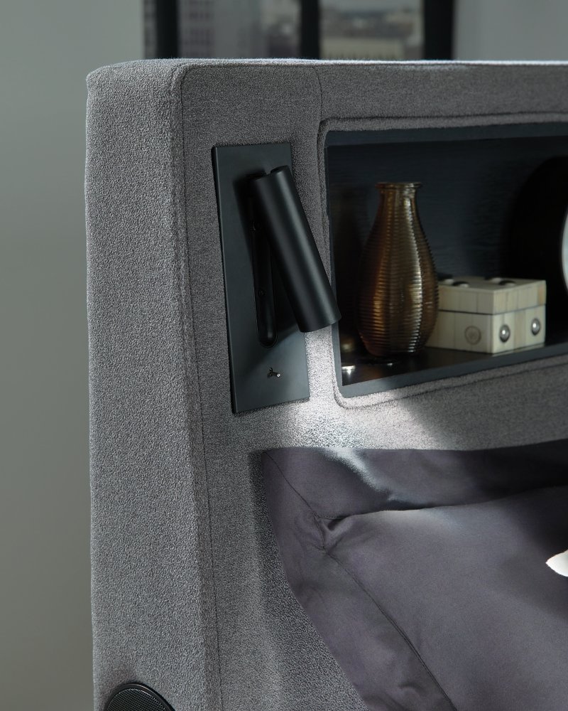 Wronske King Upholstered Bed - Image 17