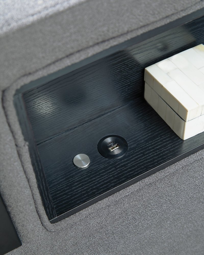 Wronske King Upholstered Bed - Image 18