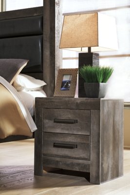 Wynnlow Queen Panel Bed and Nightstand - Image 4