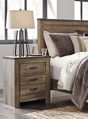 Trinell King Panel Bed, Chest and 2 Nightstands - Image 11