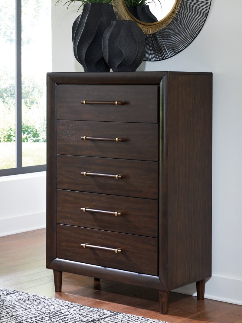 Dantenton Chest of Drawers - Image 3