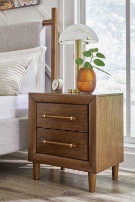 Lyncott King Upholstered Bed, Chest and Nightstand - Image 15