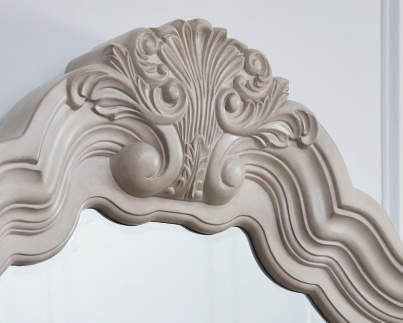 Valleymont Dresser and Mirror - Image 4