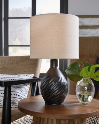 Garinton Table Lamp - Image 3
