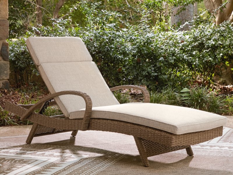 Carmel Bay Chaise Lounge with Cushion - Image 3