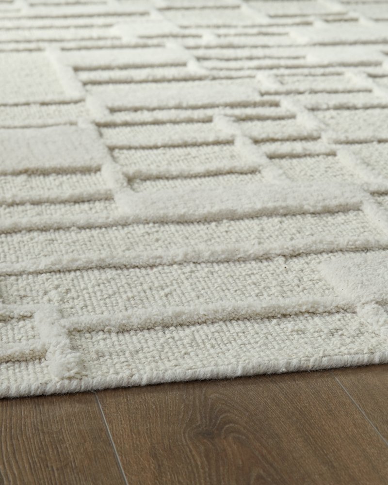 Empriss 5' x 7' Area Rug - Image 4