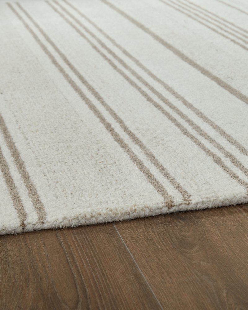 Gadence 7'8" x 10' Area Rug - Image 4