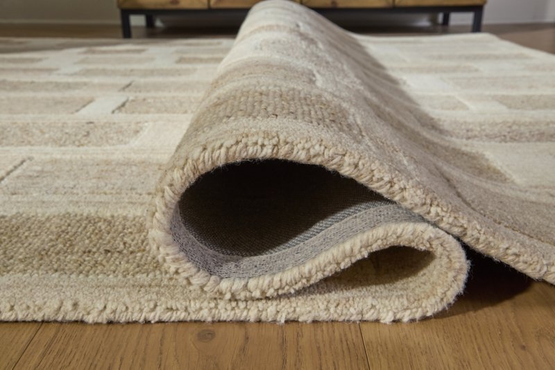 Lisgrove 7'8" x 10' Area Rug - Image 5