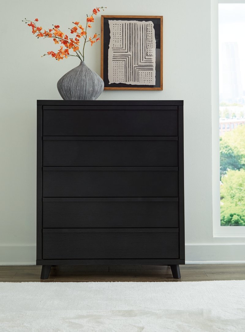 Danziar Wide Chest of Drawers - Image 3