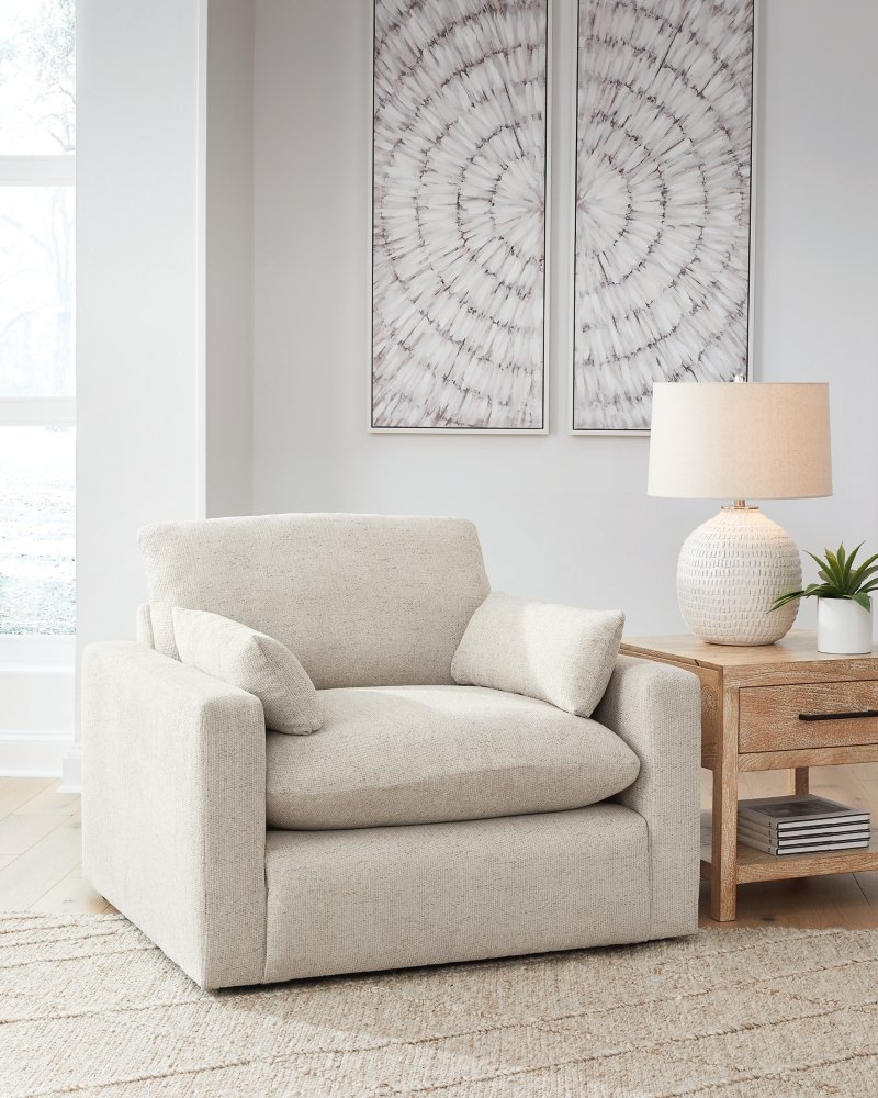 Refined Oversized Chair - Image 3