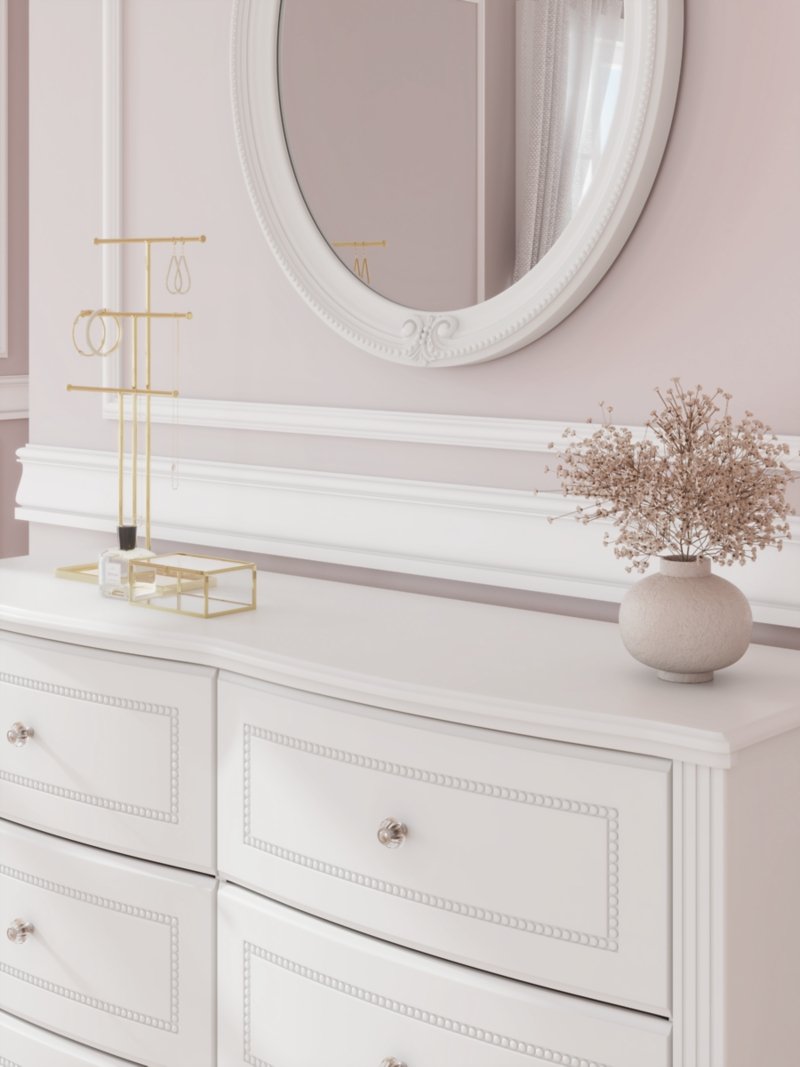 Trindura Dresser and Mirror - Image 4