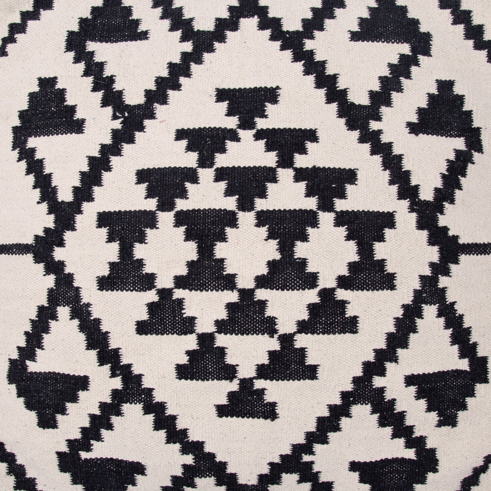 Lizardo Ottoman Beige & Black - Image 5