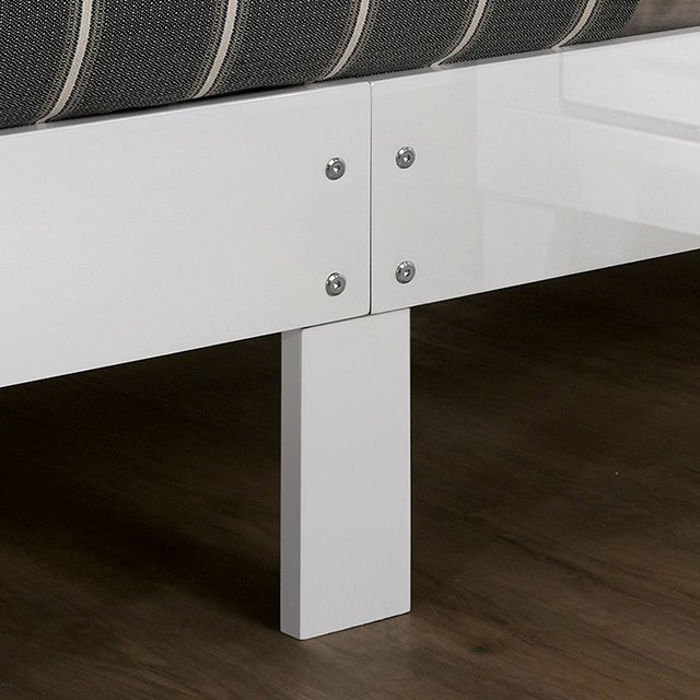 Magdeburg Queen Bed - Image 6